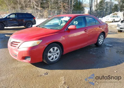 2010 Toyota Camry Le z USA, uszkodzony, nr VIN 4T4BF3EK8AR004019